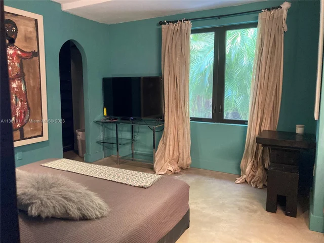 841 86th St, Miami Beach FL 33141