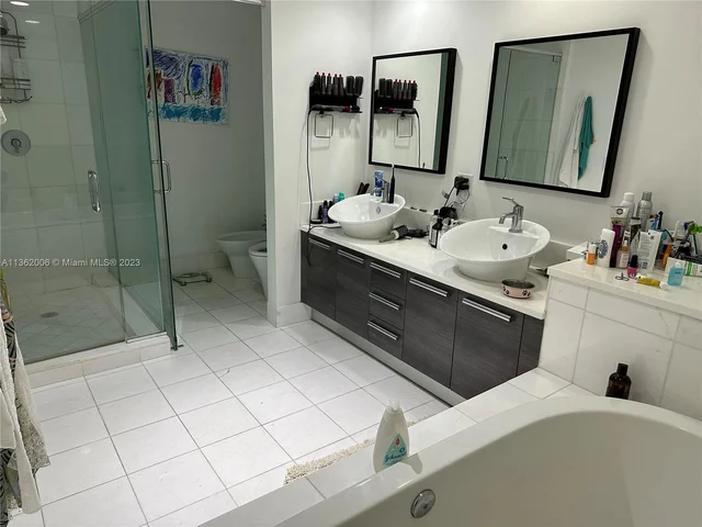 2950 NE 188th St # 139, Aventura FL 33180