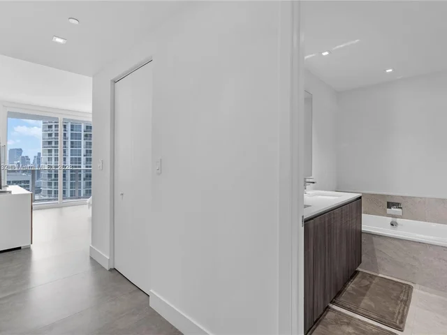 488 NE 18th St # 3912, Miami FL 33132