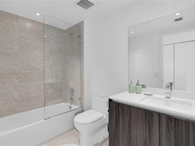 488 NE 18th St # 3912, Miami FL 33132