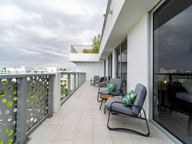 1100 100th St # 502, Bay Harbor Islands FL 33154