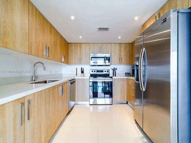 1100 100th St # 502, Bay Harbor Islands FL 33154