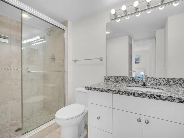 3625 N Country Club Dr, Aventura FL 33180