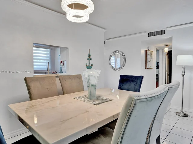 219 NE 14th Ave # 107, Hallandale Beach FL 33009