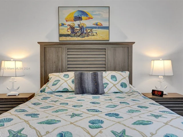 219 NE 14th Ave # 107, Hallandale Beach FL 33009