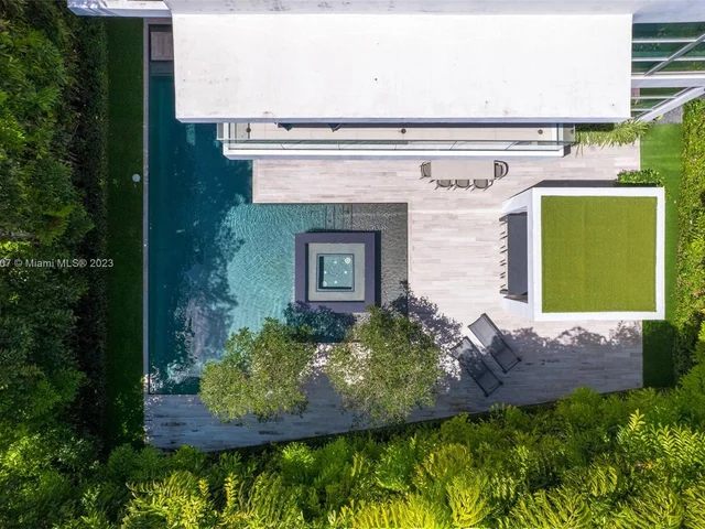 675 Golden Beach Dr, Golden Beach FL 33160