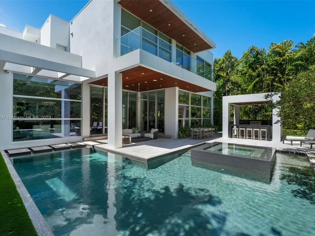 675 Golden Beach Dr, Golden Beach FL 33160