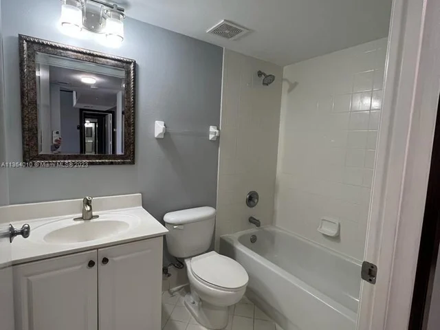 649 E Sheridan St # 410, Dania Beach FL 33004