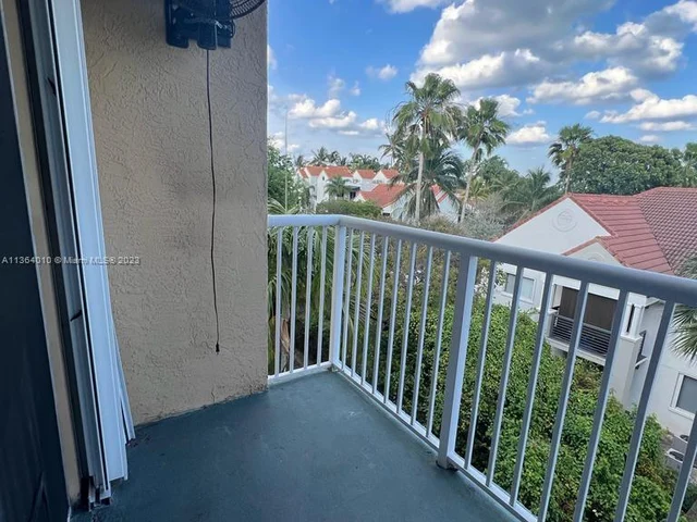 649 E Sheridan St # 410, Dania Beach FL 33004