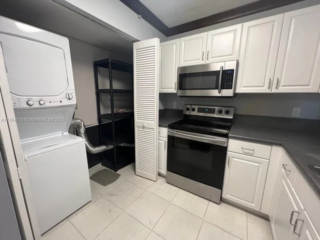 649 E Sheridan St # 410, Dania Beach FL 33004