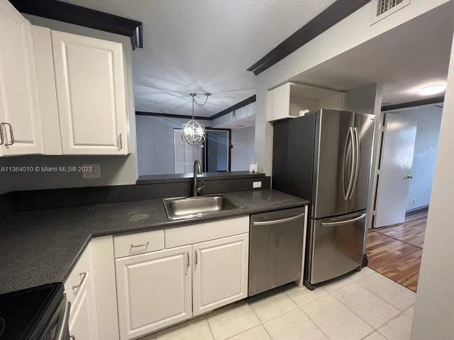 649 E Sheridan St # 410, Dania Beach FL 33004