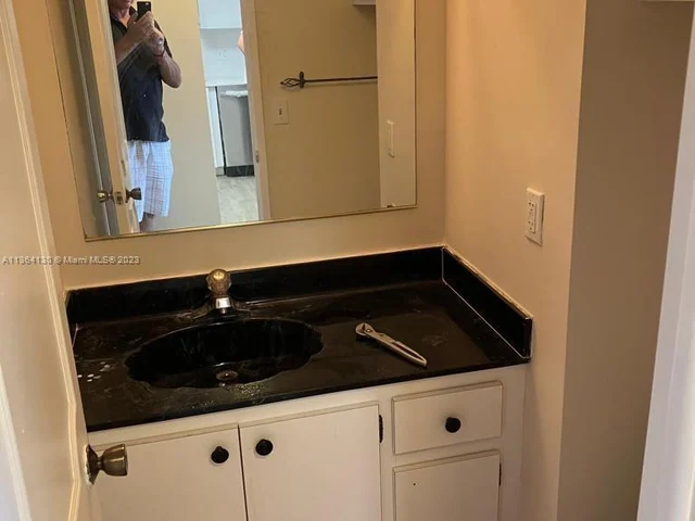 2801 NE 183rd St # 305W, Aventura FL 33160