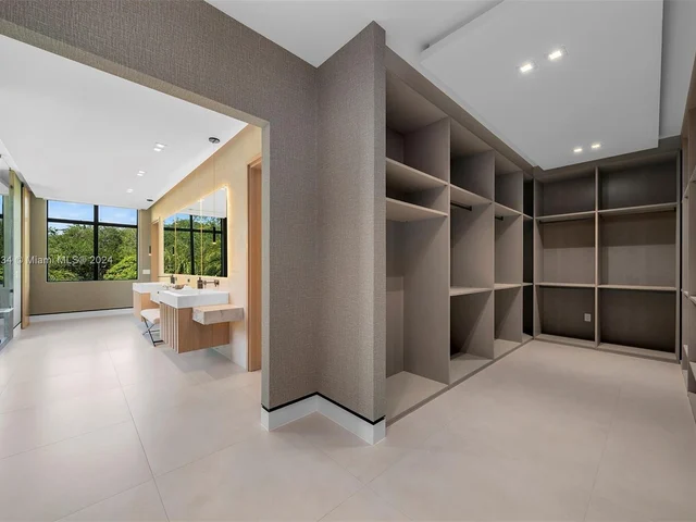 12500 SW 64th Ave, Pinecrest FL 33156