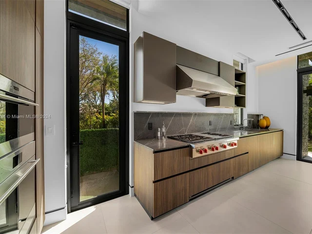 12500 SW 64th Ave, Pinecrest FL 33156