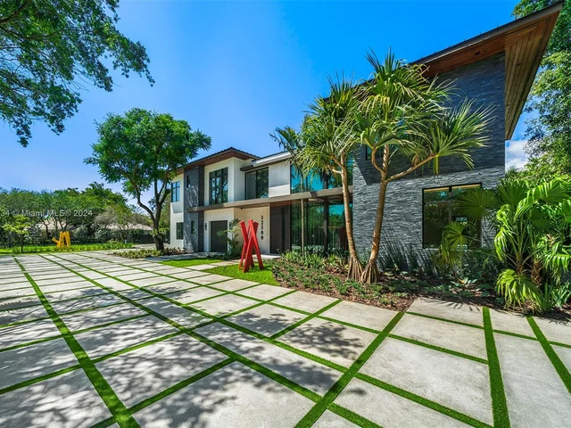 12500 SW 64th Ave, Pinecrest FL 33156