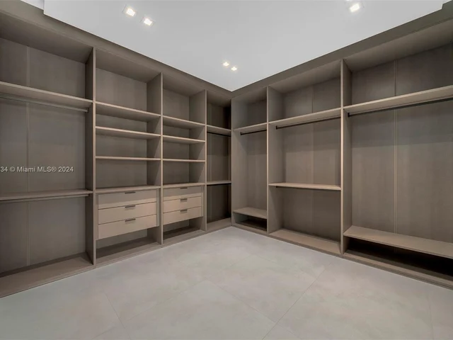 12500 SW 64th Ave, Pinecrest FL 33156