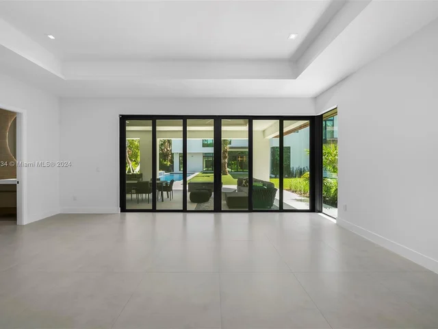 12500 SW 64th Ave, Pinecrest FL 33156