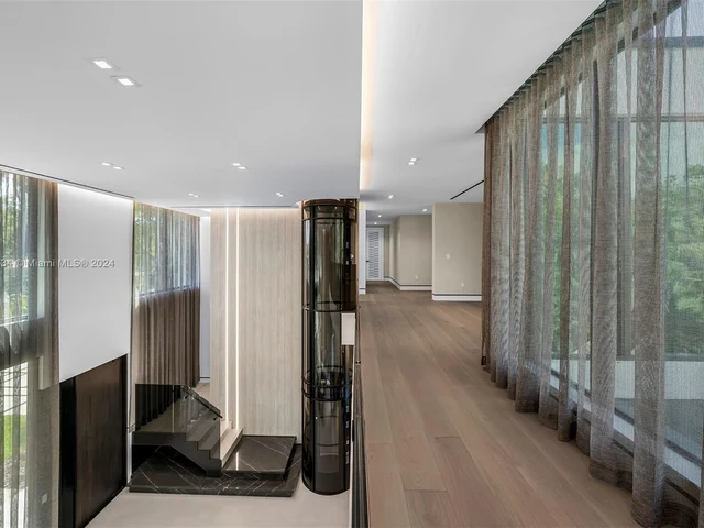 12500 SW 64th Ave, Pinecrest FL 33156