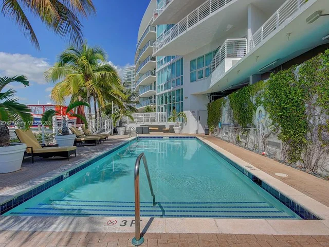 6580 Indian Creek Dr # 411, Miami Beach FL 33141