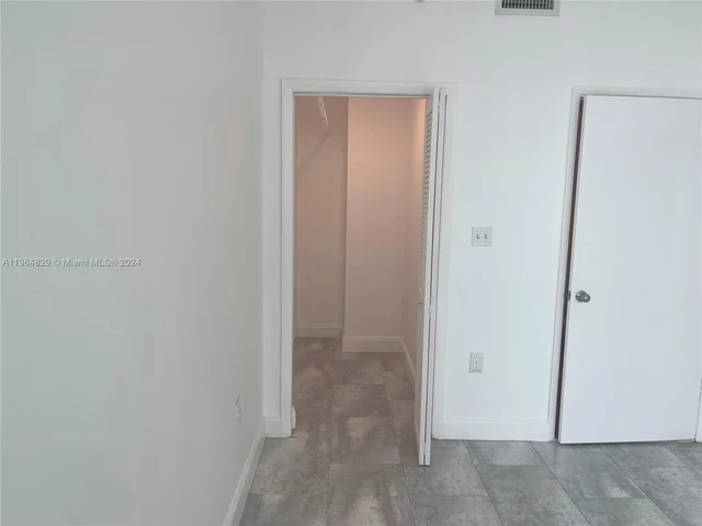 6580 Indian Creek Dr # 411, Miami Beach FL 33141