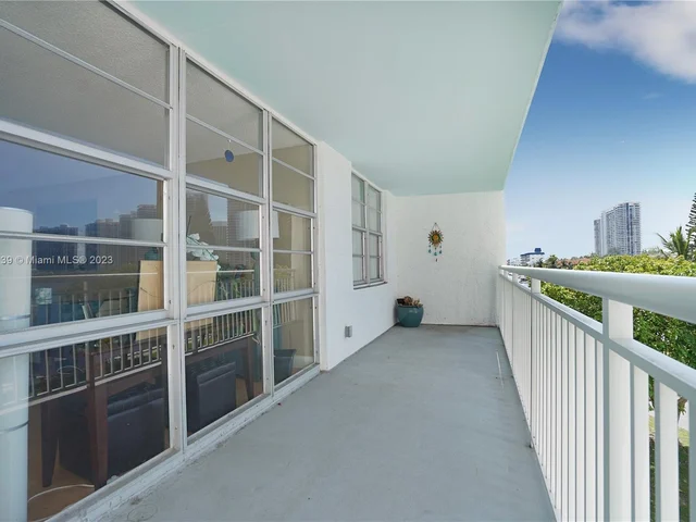 301 174th St # 401, Sunny Isles Beach FL 33160