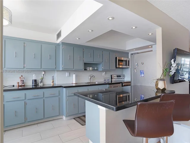 301 174th St # 401, Sunny Isles Beach FL 33160