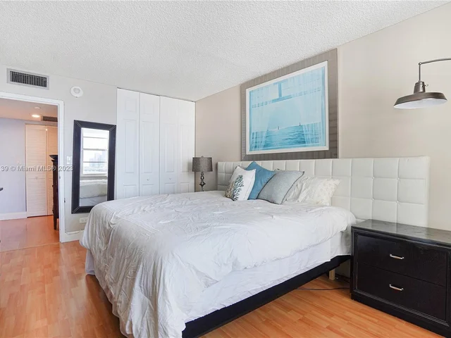 301 174th St # 401, Sunny Isles Beach FL 33160