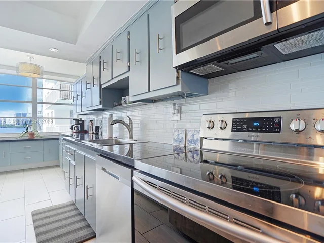 301 174th St # 401, Sunny Isles Beach FL 33160