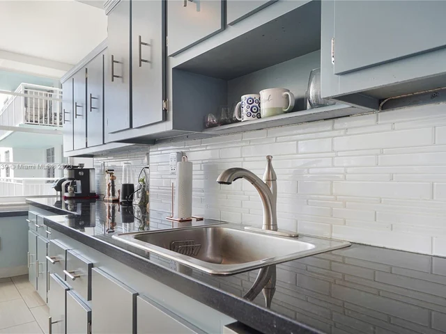 301 174th St # 401, Sunny Isles Beach FL 33160