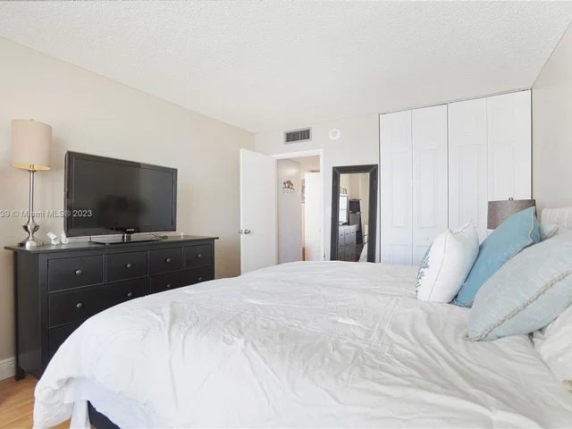 301 174th St # 401, Sunny Isles Beach FL 33160