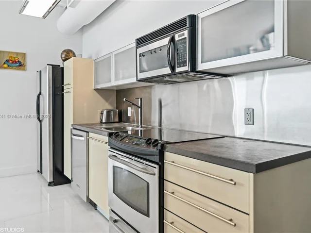 1700 Meridian Ave # 510, Miami Beach FL 33139