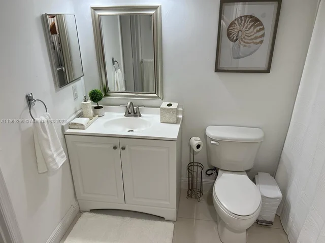 1200 Brickell Bay Dr # 1521, Miami FL 33131