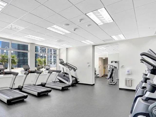 1200 Brickell Bay Dr # 1521, Miami FL 33131