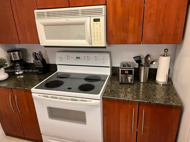 1200 Brickell Bay Dr # 1521, Miami FL 33131