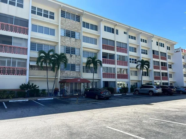 215 SE 3rd Ave # 403A, Hallandale Beach FL 33009