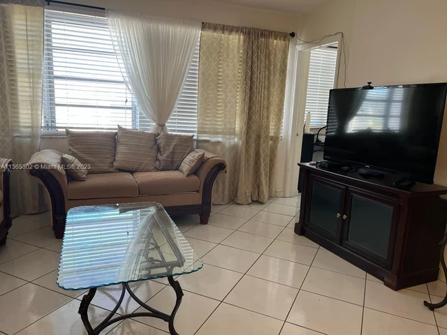 215 SE 3rd Ave # 403A, Hallandale Beach FL 33009