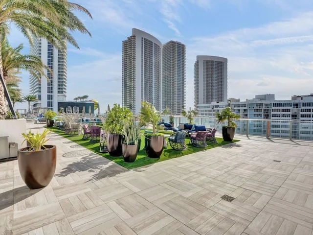 4010 S Ocean Dr # R1108, Hollywood FL 33019