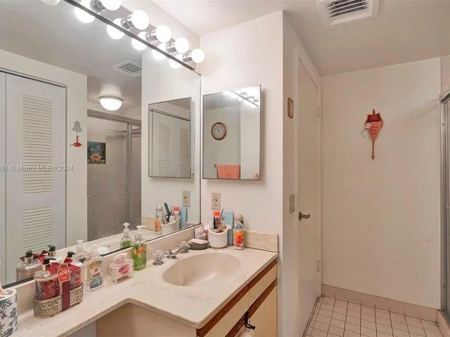 3610 Yacht Club Dr # 1214, Aventura FL 33180