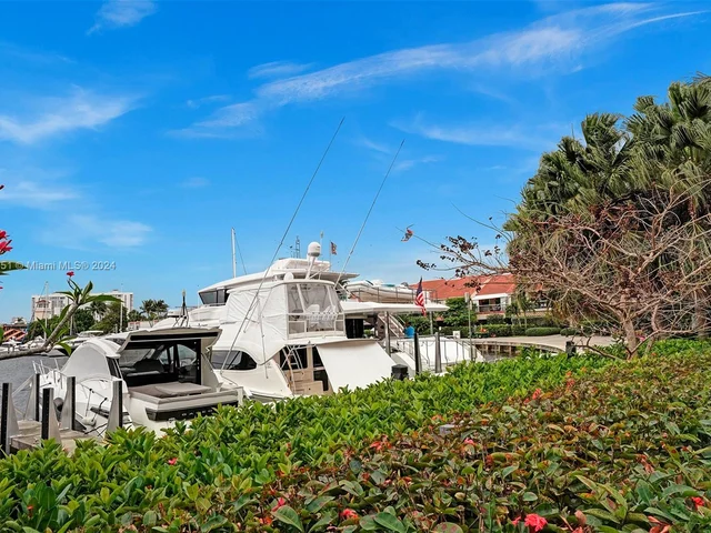 3610 Yacht Club Dr # 1214, Aventura FL 33180