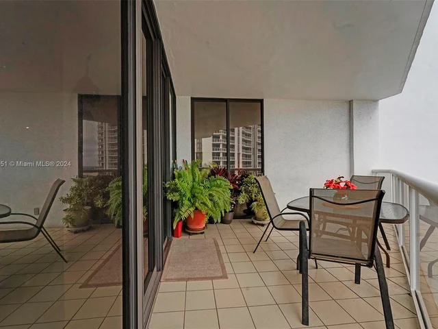 3610 Yacht Club Dr # 1214, Aventura FL 33180