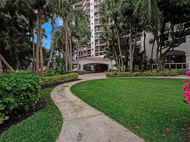 3610 Yacht Club Dr # 1214, Aventura FL 33180