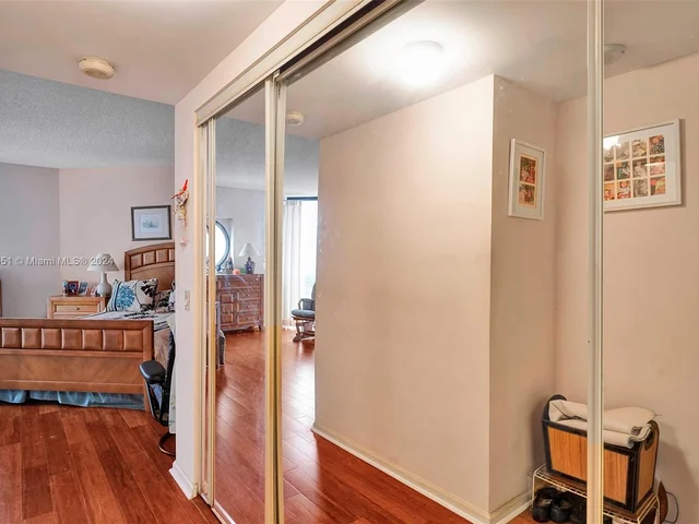 3610 Yacht Club Dr # 1214, Aventura FL 33180