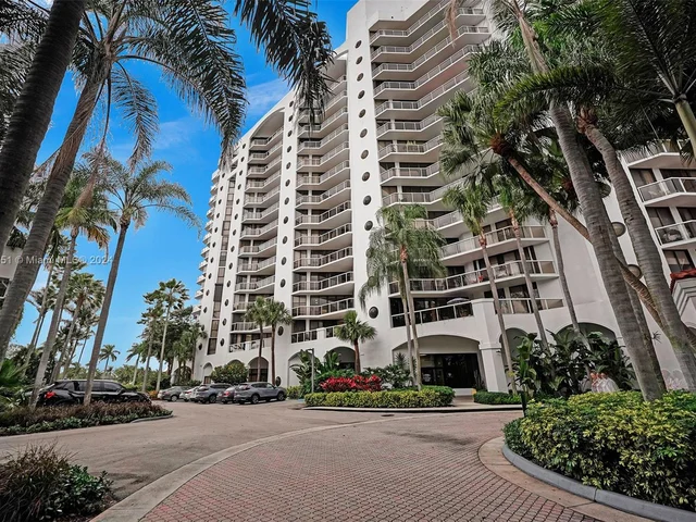 3610 Yacht Club Dr # 1214, Aventura FL 33180