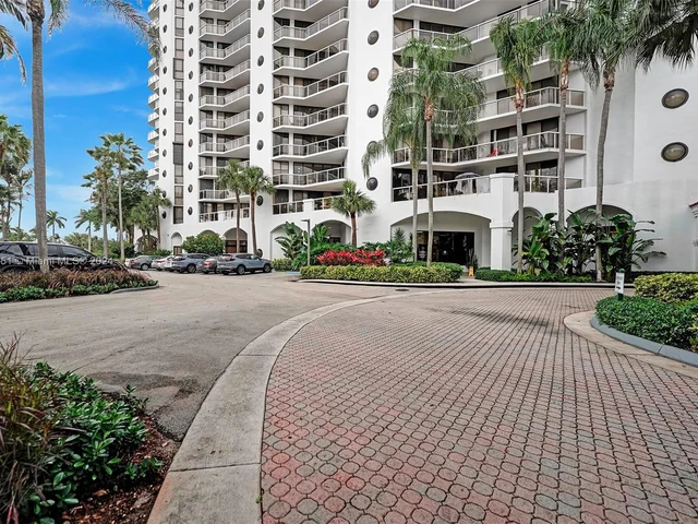 3610 Yacht Club Dr # 1214, Aventura FL 33180