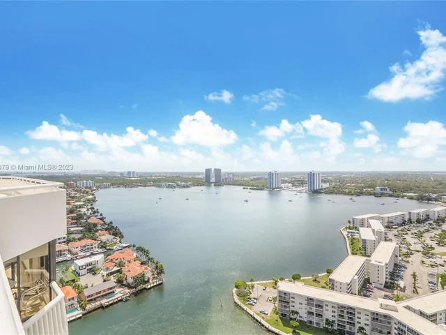 1000 W Island Blvd, Aventura FL 33160