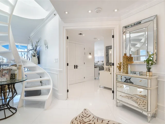 1000 W Island Blvd, Aventura FL 33160