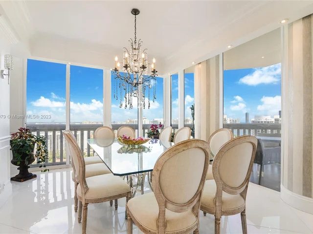 1000 W Island Blvd, Aventura FL 33160