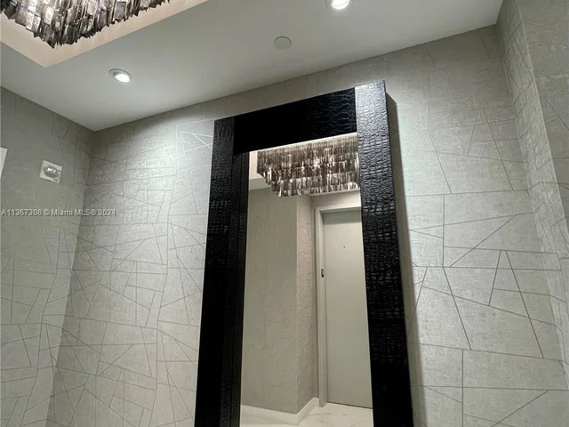 851 NE 1st Ave # 4702, Miami FL 33132