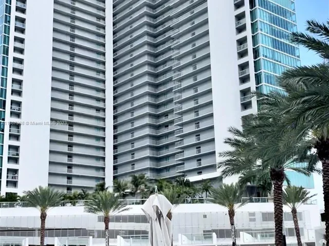 851 NE 1st Ave # 4702, Miami FL 33132