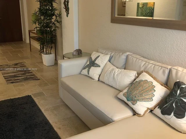 3801 S Ocean Dr # 10B, Hollywood FL 33019